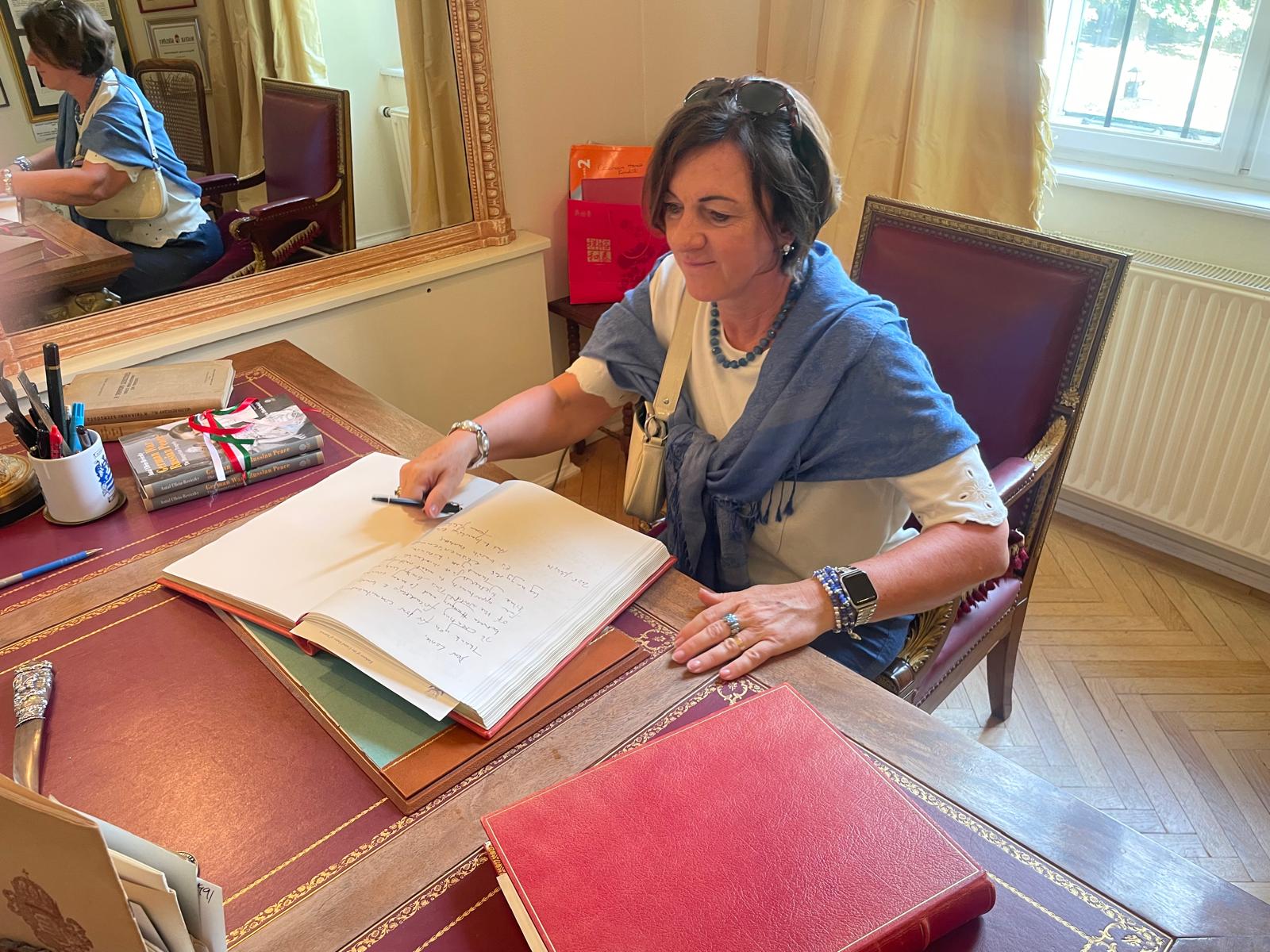 Honoring the US Chargé d’Affairs